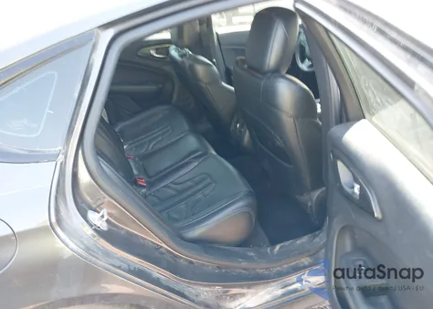 2015 Chrysler 200 S z USA, uszkodzony, nr VIN 1C3CCCBG2FN615066